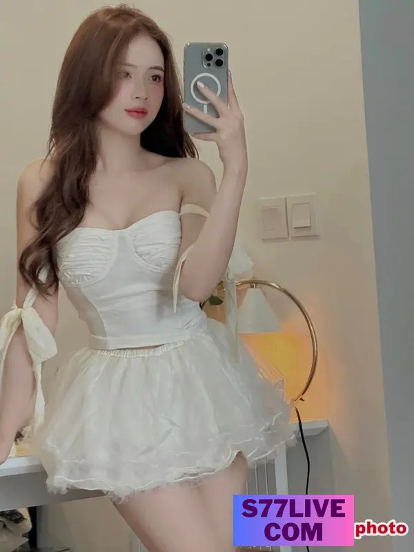 Hot Girl Ảnh Thẻ Lê Lý Lan Hương Khoe Dáng Đẹp Hình 5