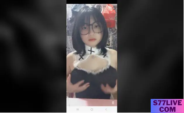 LiliBear 77live Mặt Ngây Thơ Đeo Kính Show Hàng Hình 5